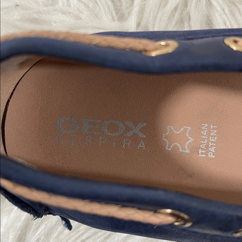 GEOX Respira Loafers Blue Round Toe Size 38 (7.5) - Picture 11 of 12